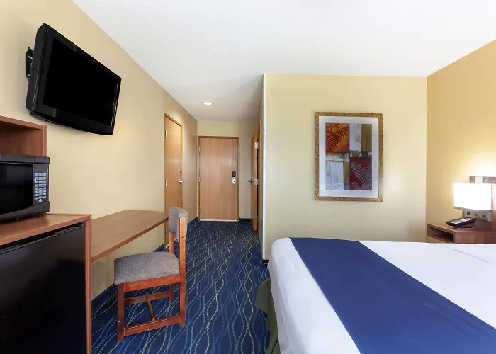 Microtel & By Wyndham Hotel