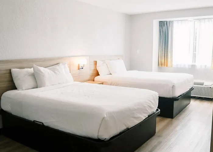 Microtel & By Wyndham 3*