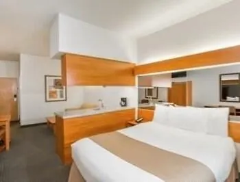 Hotel Microtel & By Wyndham 3*