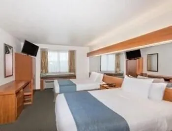 Hotel Microtel & By Wyndham 3*