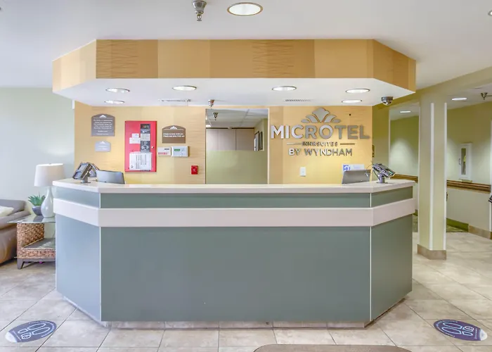 Hotel Microtel & By Wyndham