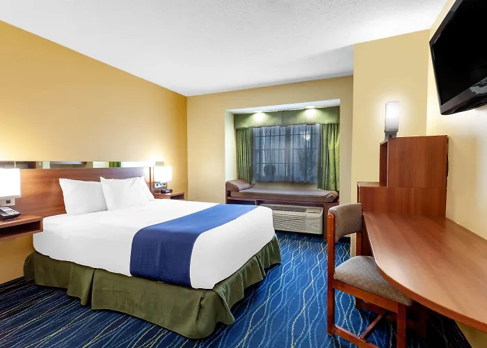 Hotel Microtel & By Wyndham