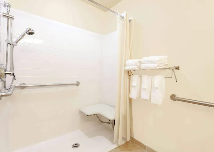 Hotel Microtel & By Wyndham